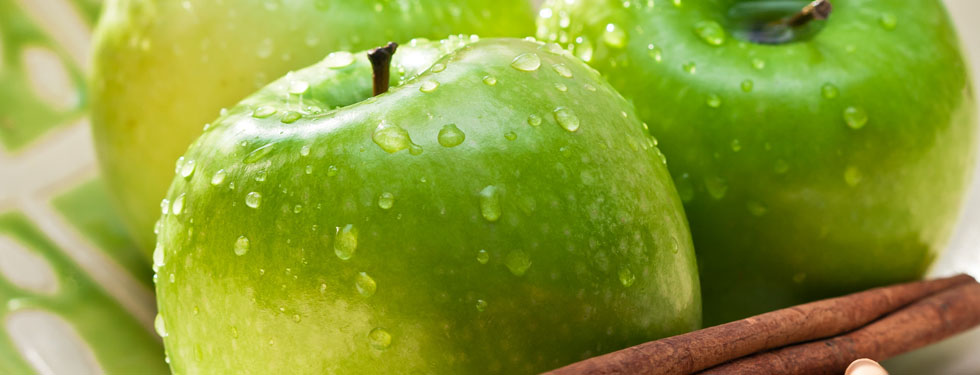 Delicious green apples